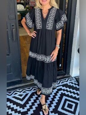 David & Nancy’s Black Embroidered Tiered Boho Maxi Dress Sz 3X Lagenlook